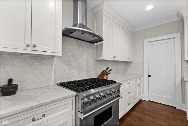 Building Photo - 1210 Golden Hill Dr