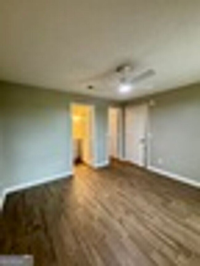Building Photo - 438/440 Admirals Walk Dr
