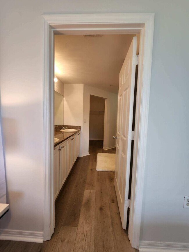 Building Photo - 5551 Bentgrass Dr