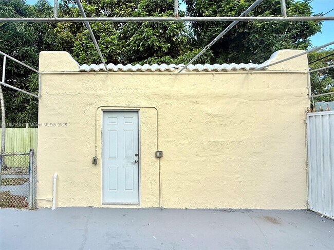 Building Photo - 651 NW 47th Terrace
