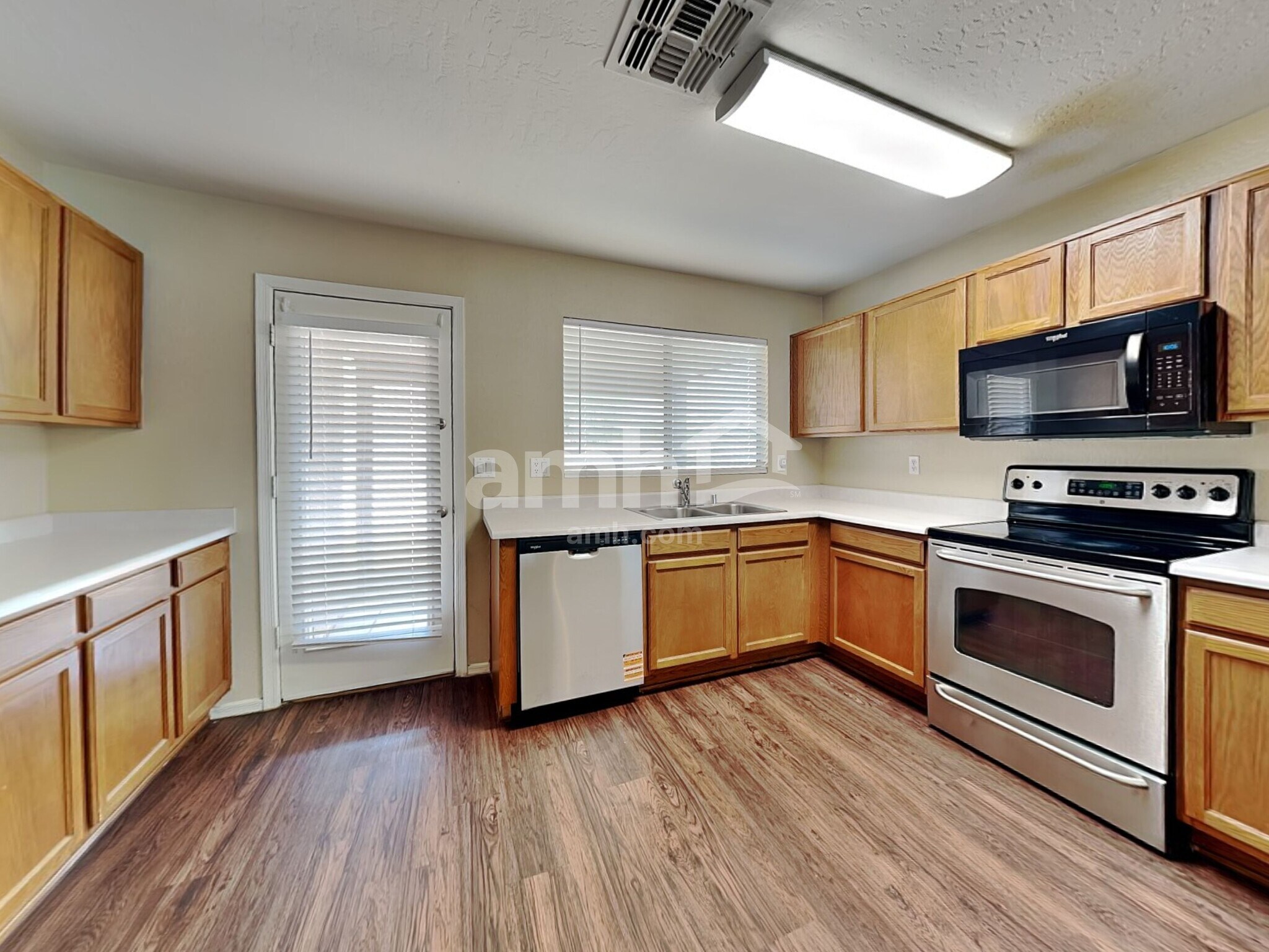 Building Photo - 1802 S 63rd Ln