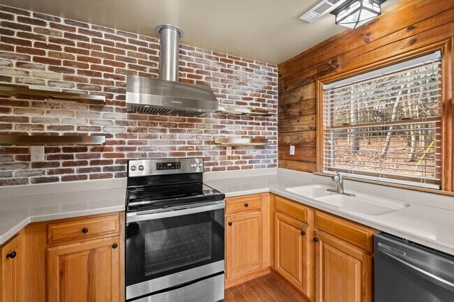 Building Photo - Peaceful 3BR Home with Wrap Around Patio | Lake Access within walking distance