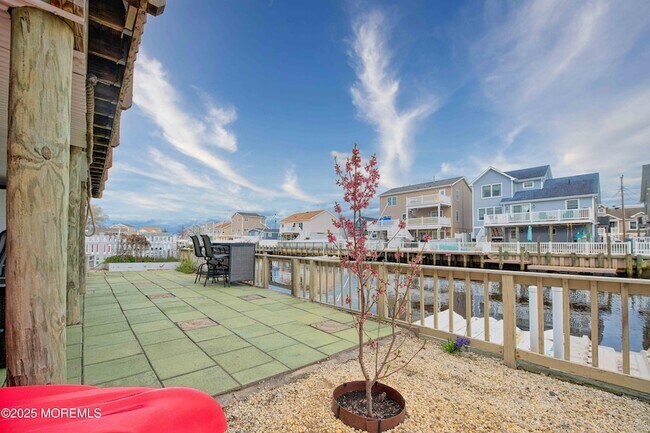 Building Photo - 45 Sylvia Ln