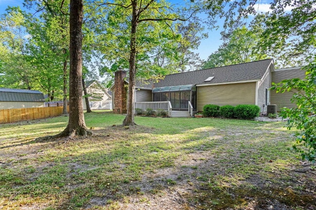 Building Photo - Charming 3-Bedroom Retreat with 2 Full Bat...