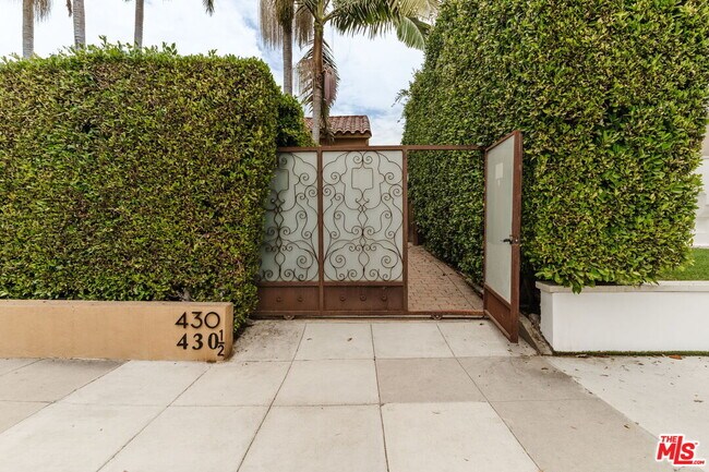 Building Photo - 430 N Harper Ave