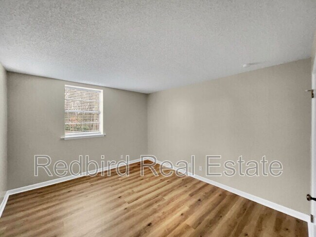 Building Photo - 2929 Selena Dr