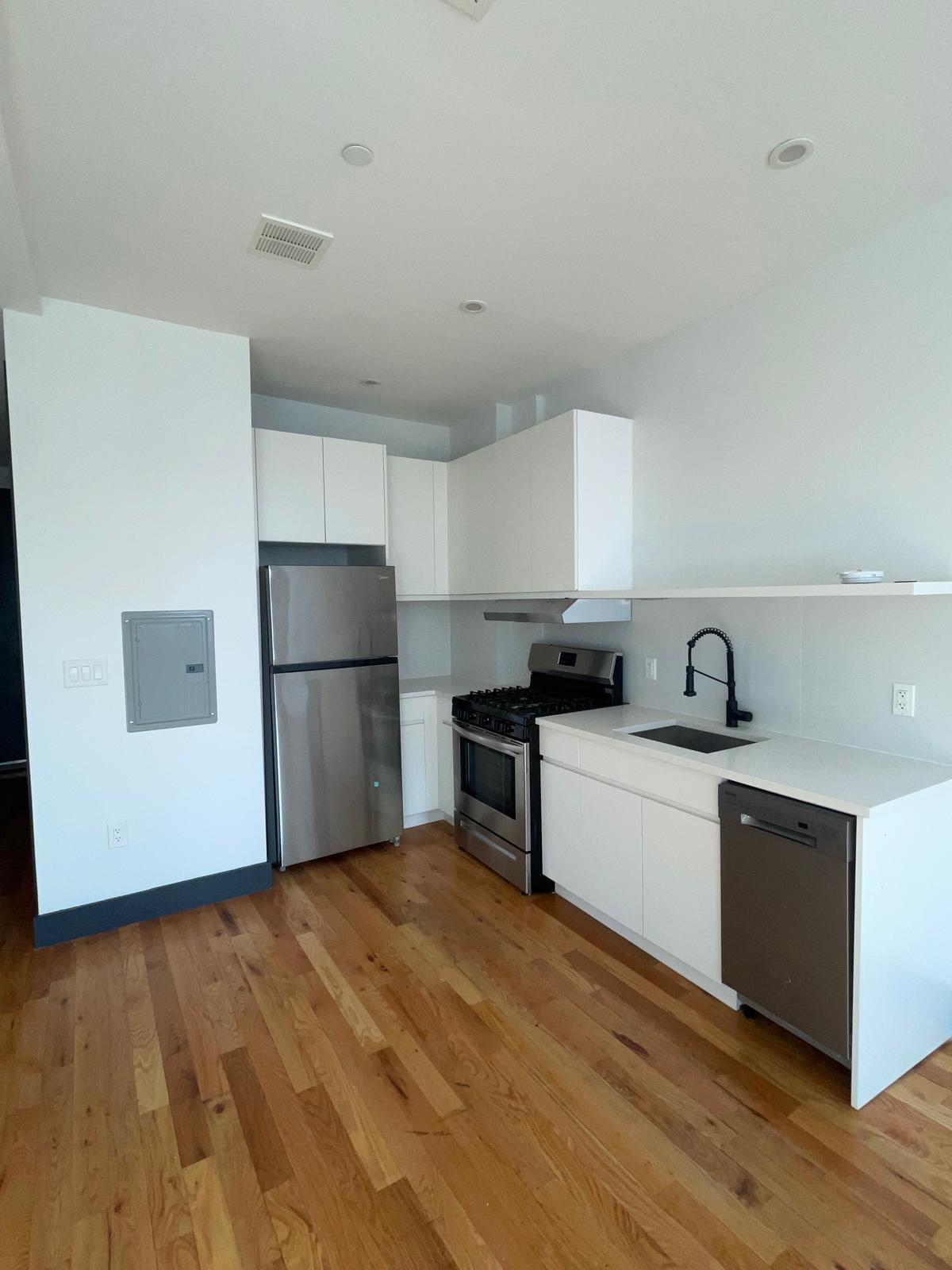 Building Photo - 568-572 Communipaw Ave