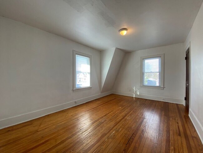 Building Photo - 1723-1725 N LIMESTONE