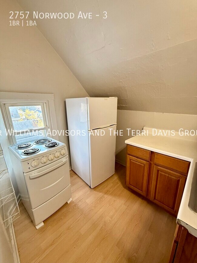 Building Photo - 2757 Norwood Ave