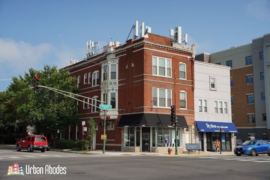 Primary Photo - 3559 N Ashland Ave