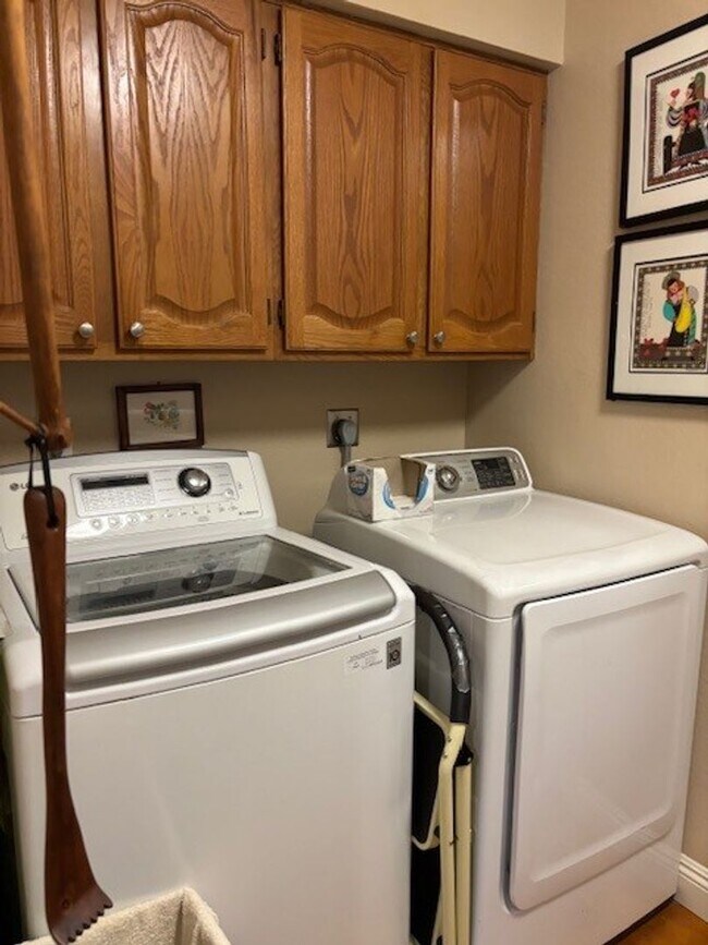 Building Photo - Welcome to this stunning 2-bedroom, 2-bathroom home, in Leisure World a 45+ Active Adult Resort C...