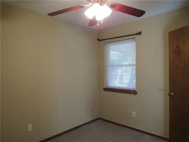 Building Photo - 936 W Tesio Way
