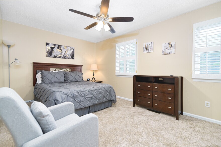 Building Photo - Room in Townhome on Rust Wood Pl