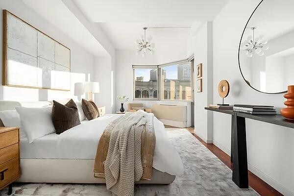 Building Photo - 121 E 23rd St