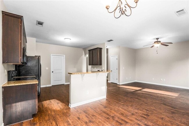 Building Photo - 317 Clover Brook Dr