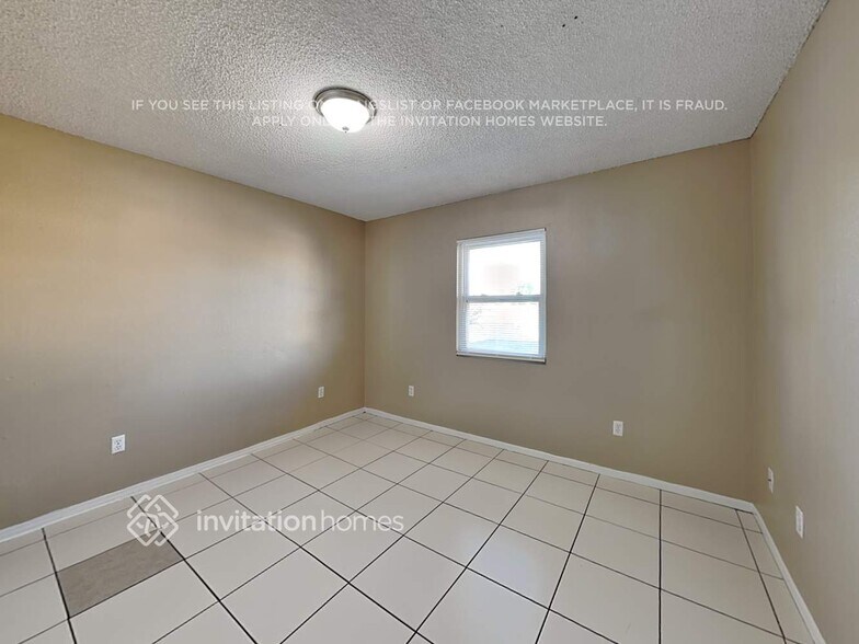 Building Photo - 11511 E Broadway Rd