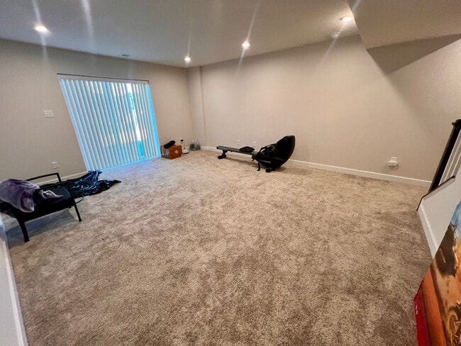 Building Photo - Sewickley - 4 Bedroom 3.5 Bathroom - End U...