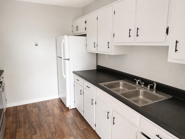 Building Photo - 51 Shields Ln