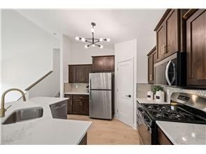 Building Photo - 1000 Chestnut St