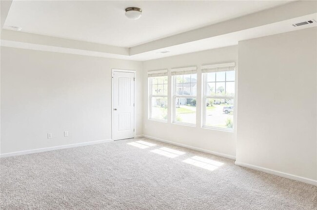 Building Photo - 79 Pineview Dr