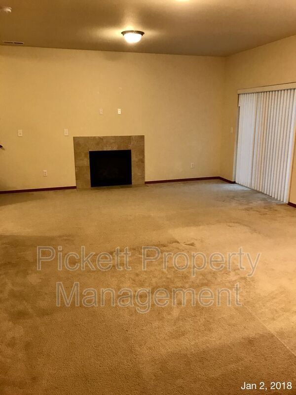 Building Photo - 6710 Takota Pl NE