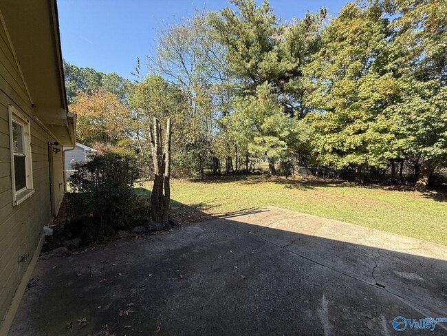 Building Photo - 160 Lewis Ln