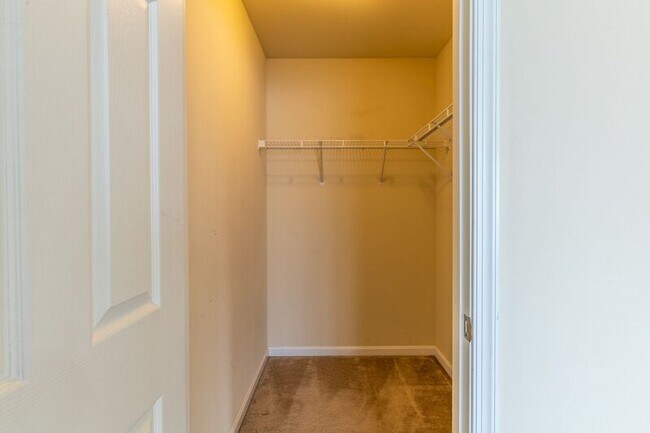 Building Photo - 2455 N Berkshire Rd