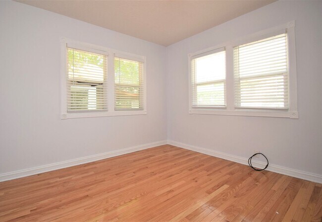 Building Photo - Cute 3 Bed 2 Bath Home in Sugarhouse!!!