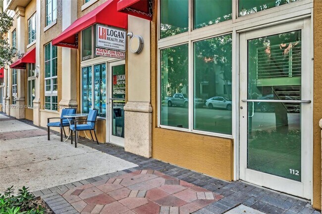 Building Photo - 410 Evernia St