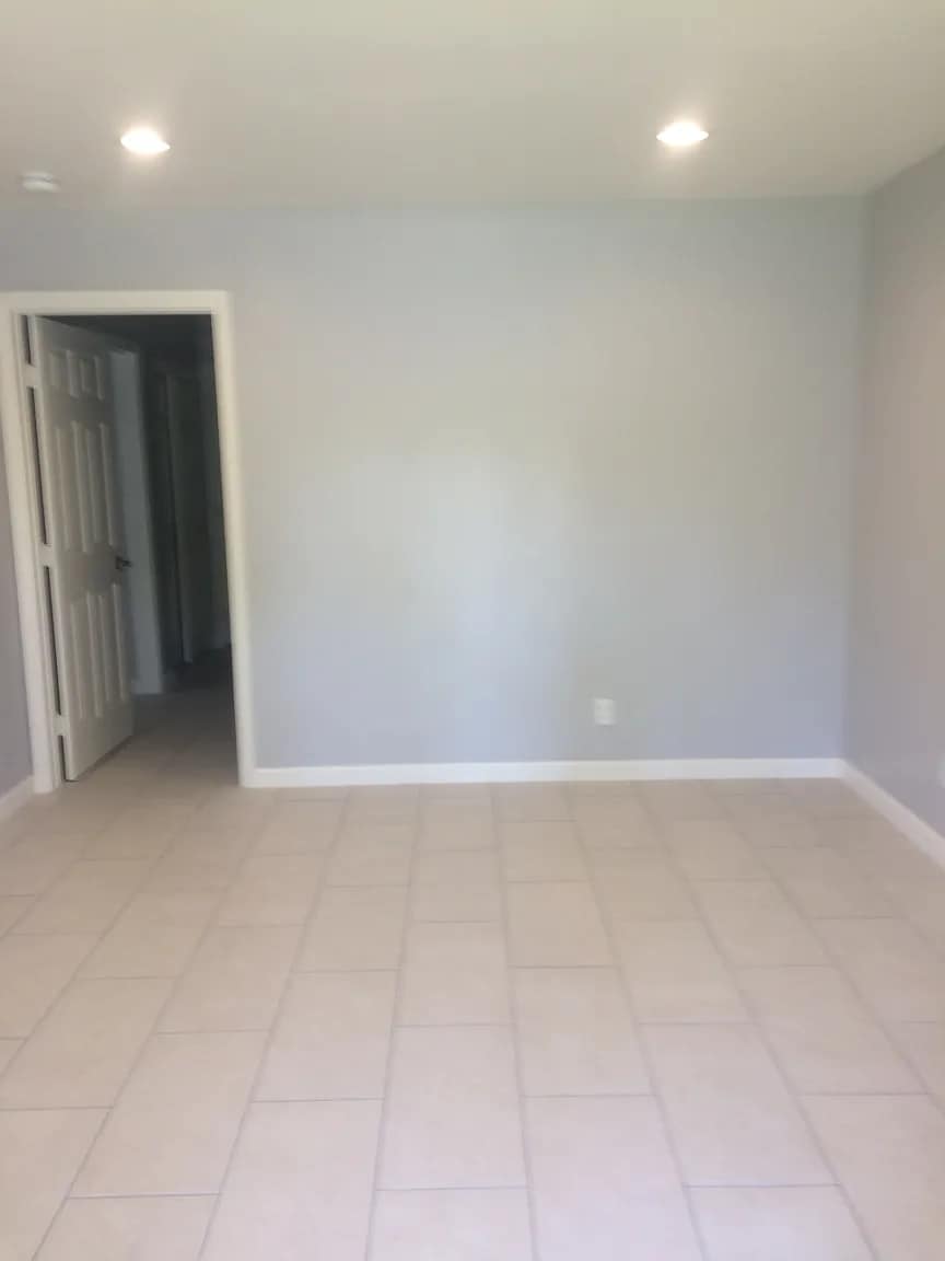 Building Photo - 300 W Via Escuela Apartments