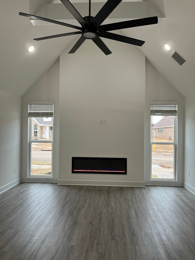 Building Photo - 3201 SW Lovely Ln