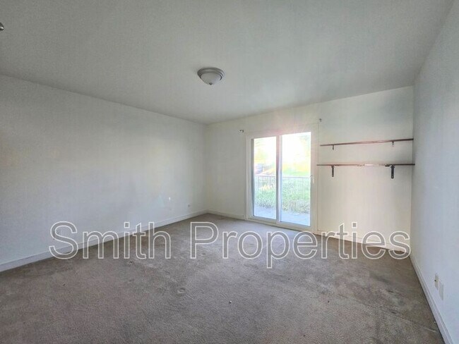 Building Photo - 509 N Helberta Ave