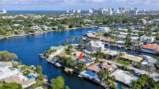 Building Photo - 2213 NE 16th St