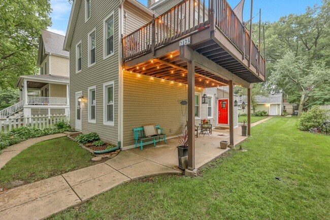 Building Photo - 2123 Wesley Ave