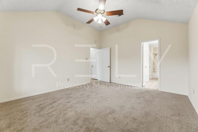 Building Photo - 604 David Curry Dr