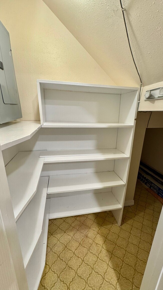 Building Photo - 6452 Olympia Dr