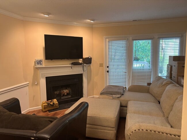 Building Photo - 3205 Coachman's Way