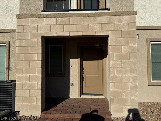 Building Photo - 5752 CRENELLATED St