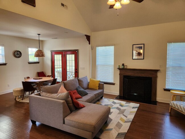 Building Photo - 4 Bedroom/3.5 Bathroom in Waxhaw COMING SOON!
