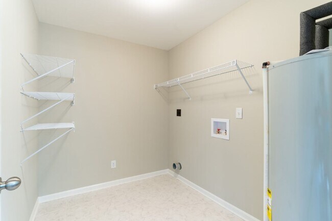 Building Photo - Gorgeous Home in Odenville! Fresh, Modern ...