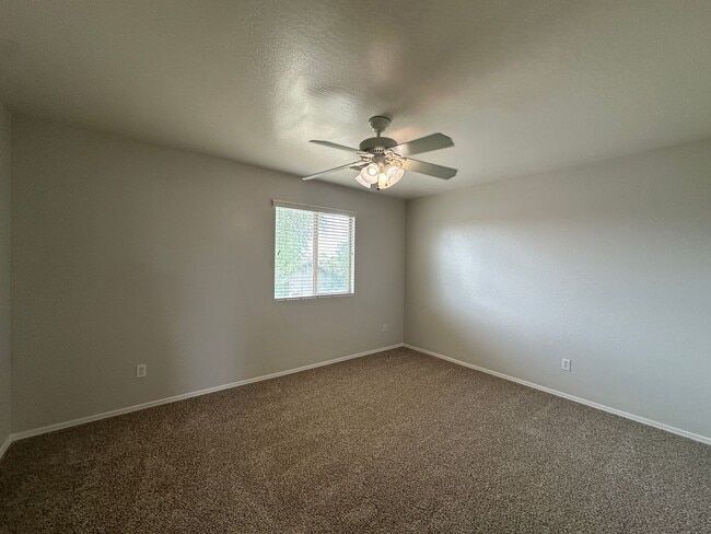 Building Photo - Promotion!  4 Bed 2.5 Bath Home with Split...