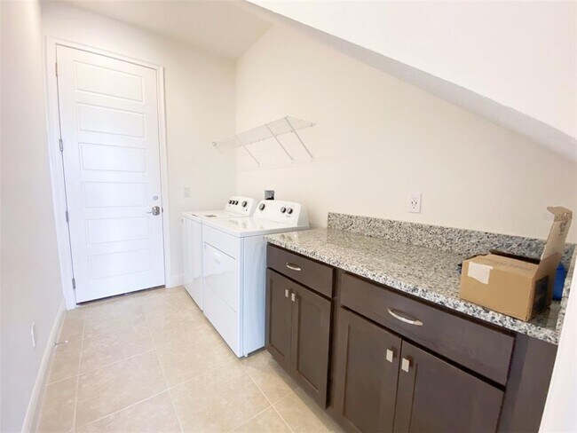 Building Photo - 13563 Larkton Ln