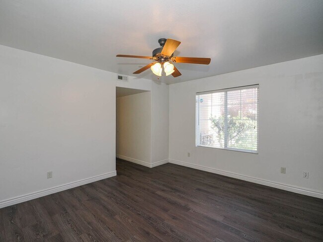 Building Photo - GROUND LEVEL CONDO UNIT