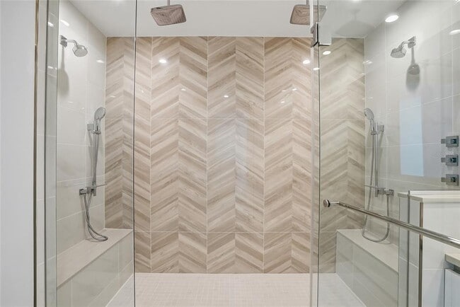 Building Photo - 400 Central Ave