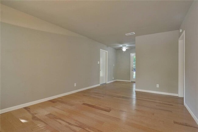 Building Photo - 1408 Broadmoor Dr