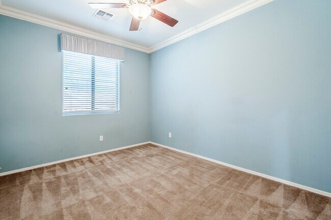 Building Photo - 2407 W Fawn Dr