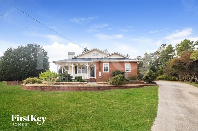Building Photo - 1 N White Pines Dr