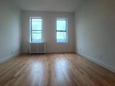 Building Photo - "Charming 1-Bedroom Haven on Cabrini Blvd – 600 Sq Ft of Cozy Comfort!"