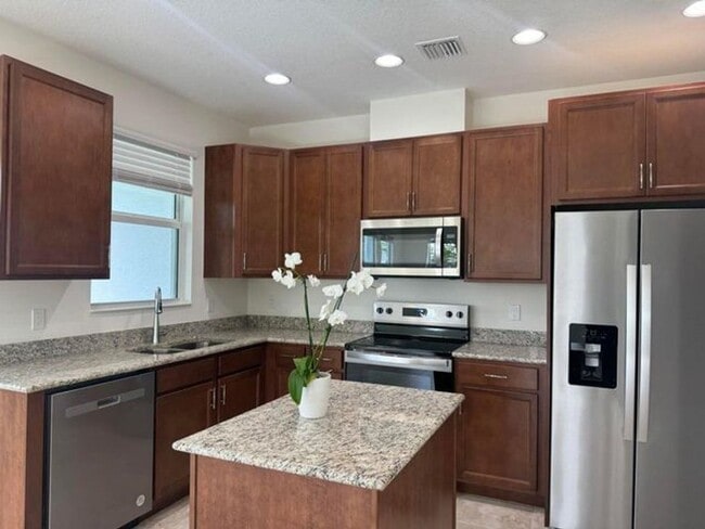 Building Photo - 16452 Millenium Ct