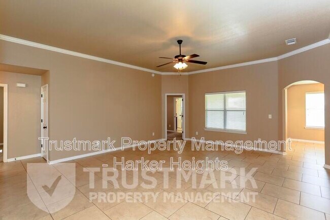 Building Photo - 200 W Little Dipper Dr